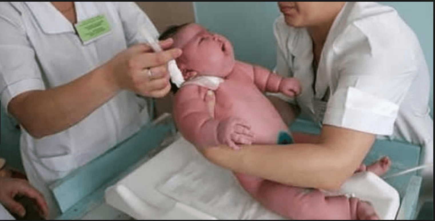 Nasce bebê gigante com 6,3 quilos