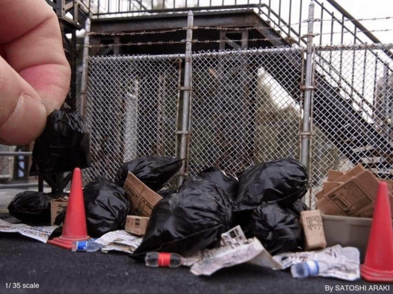 Japonês cria maquetes realistas de cidades destruídas em zonas de guerra