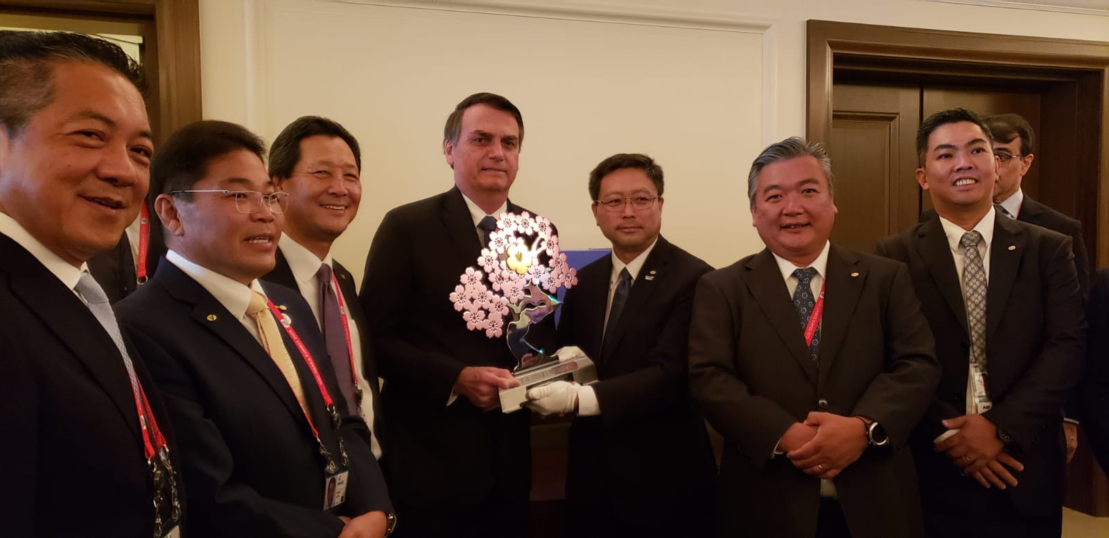 Jair Bolsonaro agradece o apoio recebido pelos brasileiros no Japão