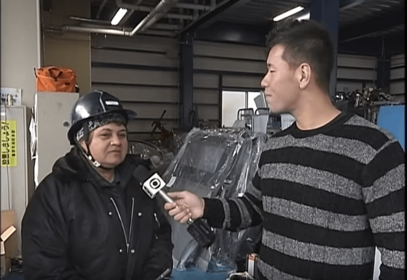 Maria trabalha em um desmanche de carros no Japão ( Assista ao vídeo )