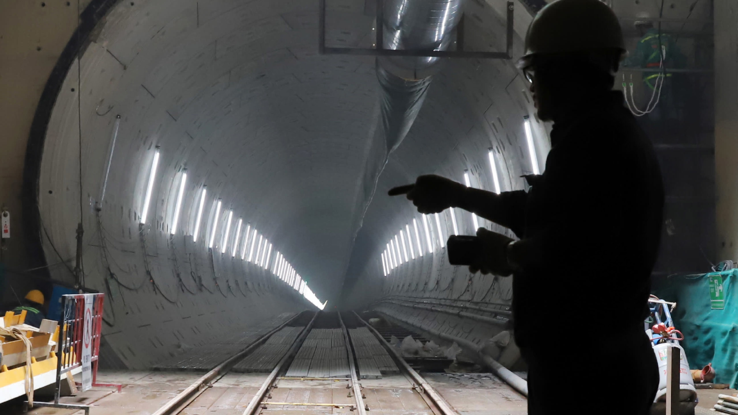 Guia ilustrado das 12 criaturas que assombram os trens lotados de Tóquio