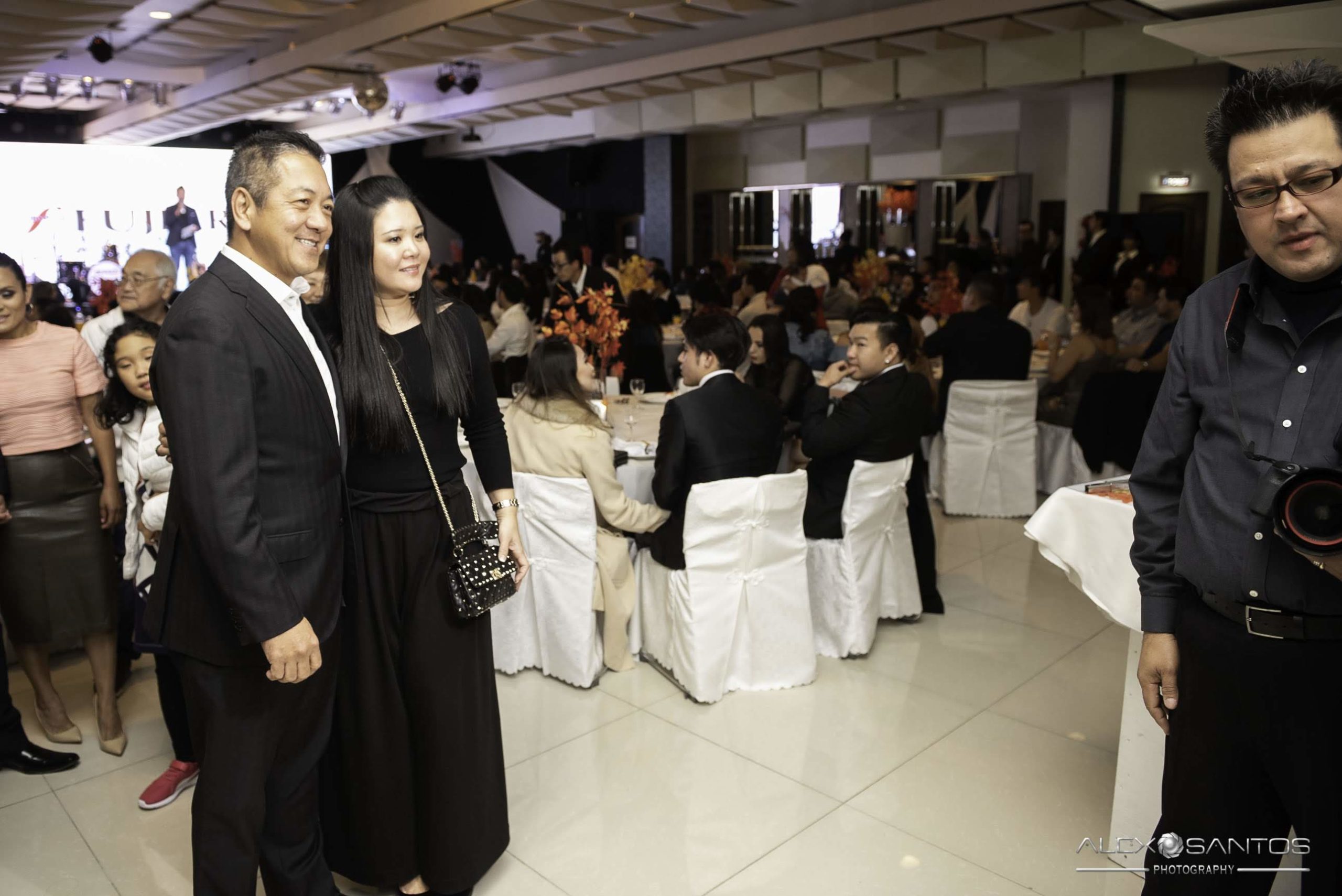 Revista Super Vitrine celebra 13 anos com jantar e Show da banda Onze:20