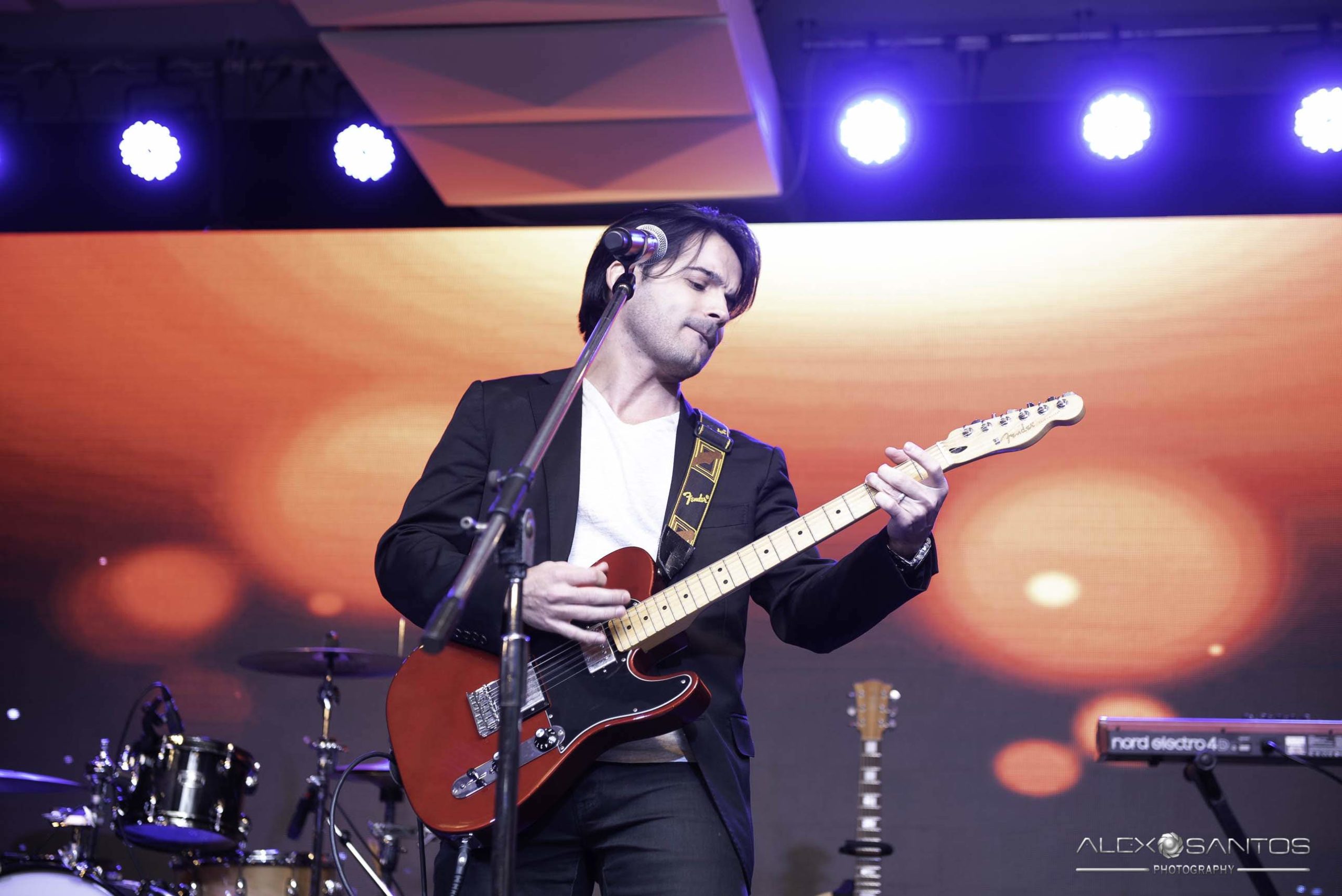 Revista Super Vitrine celebra 13 anos com jantar e Show da banda Onze:20