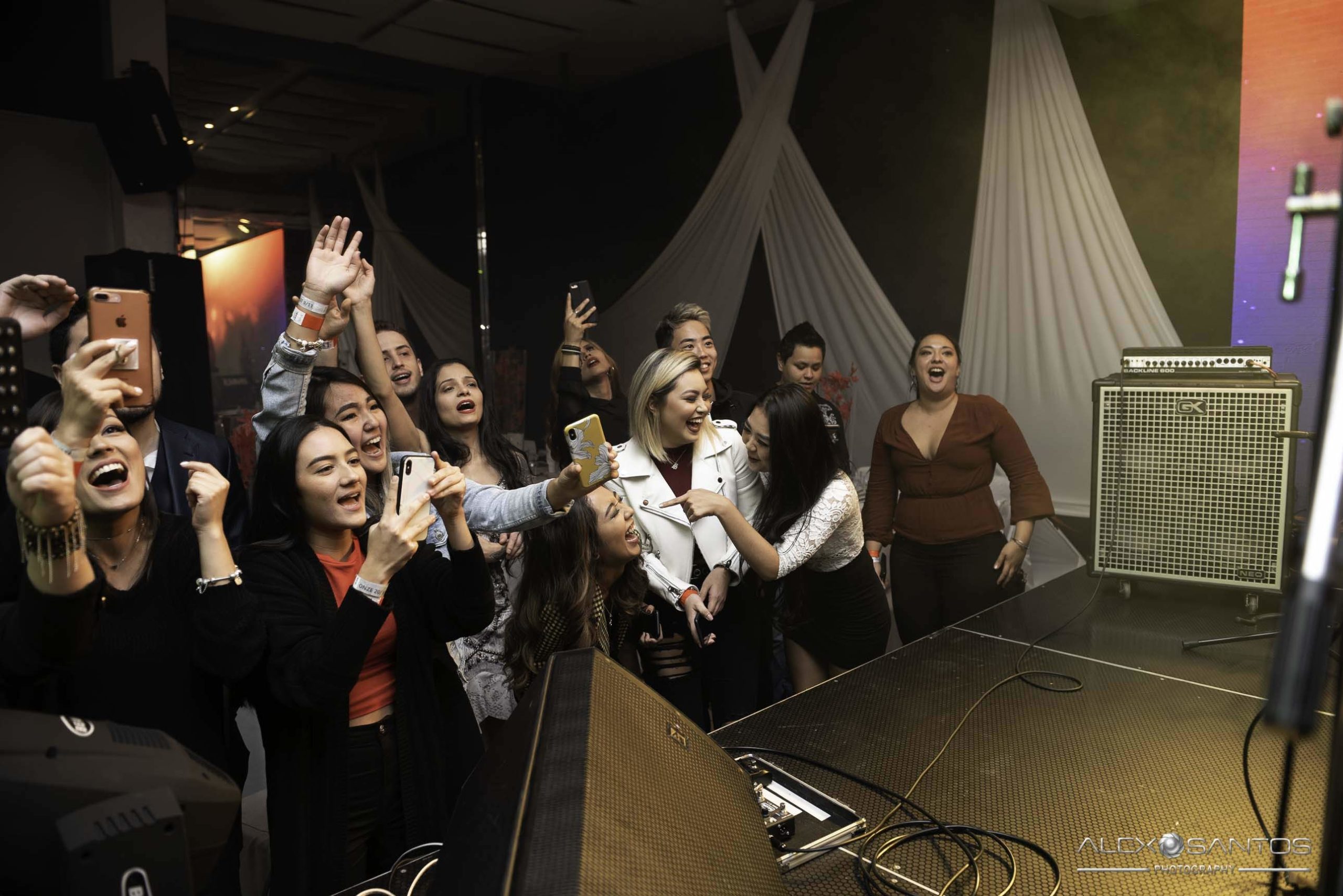 Revista Super Vitrine celebra 13 anos com jantar e Show da banda Onze:20