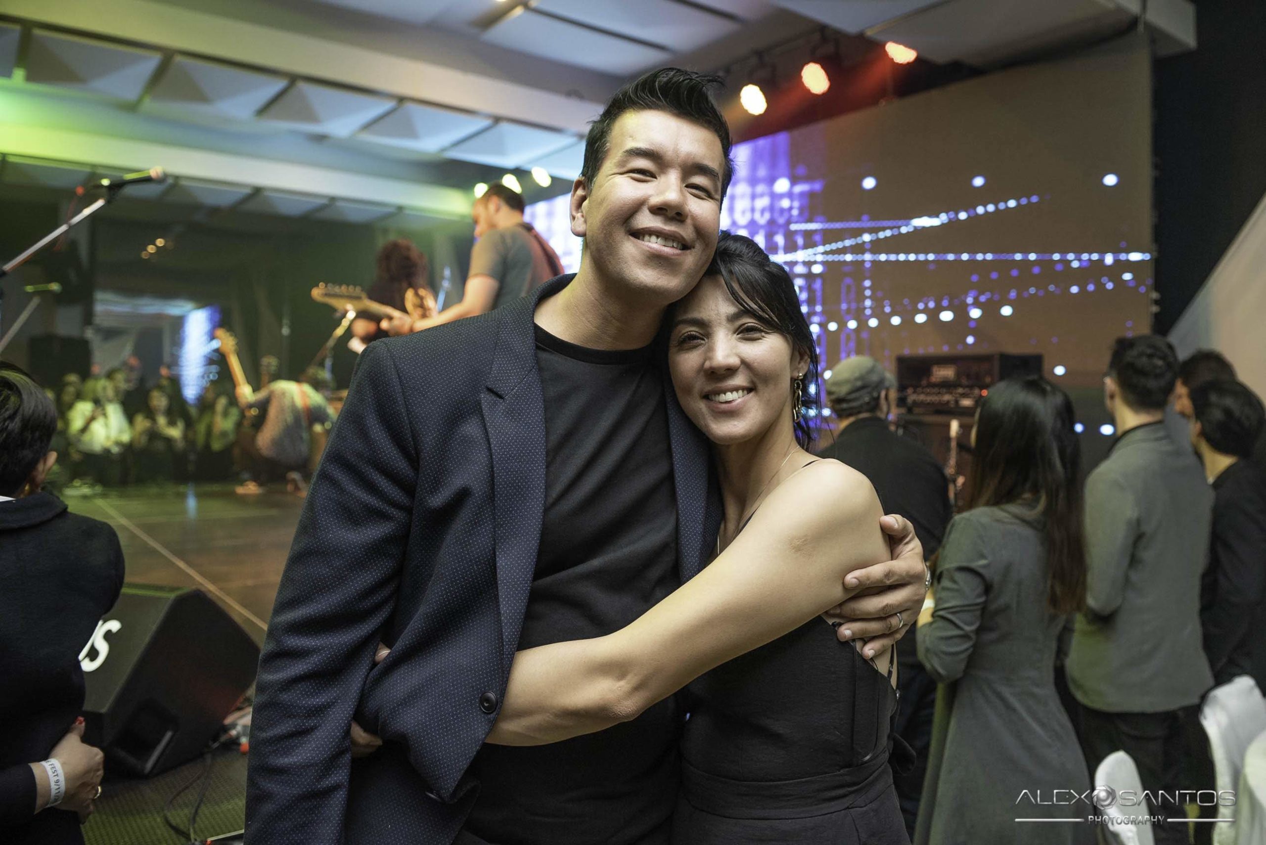 Revista Super Vitrine celebra 13 anos com jantar e Show da banda Onze:20