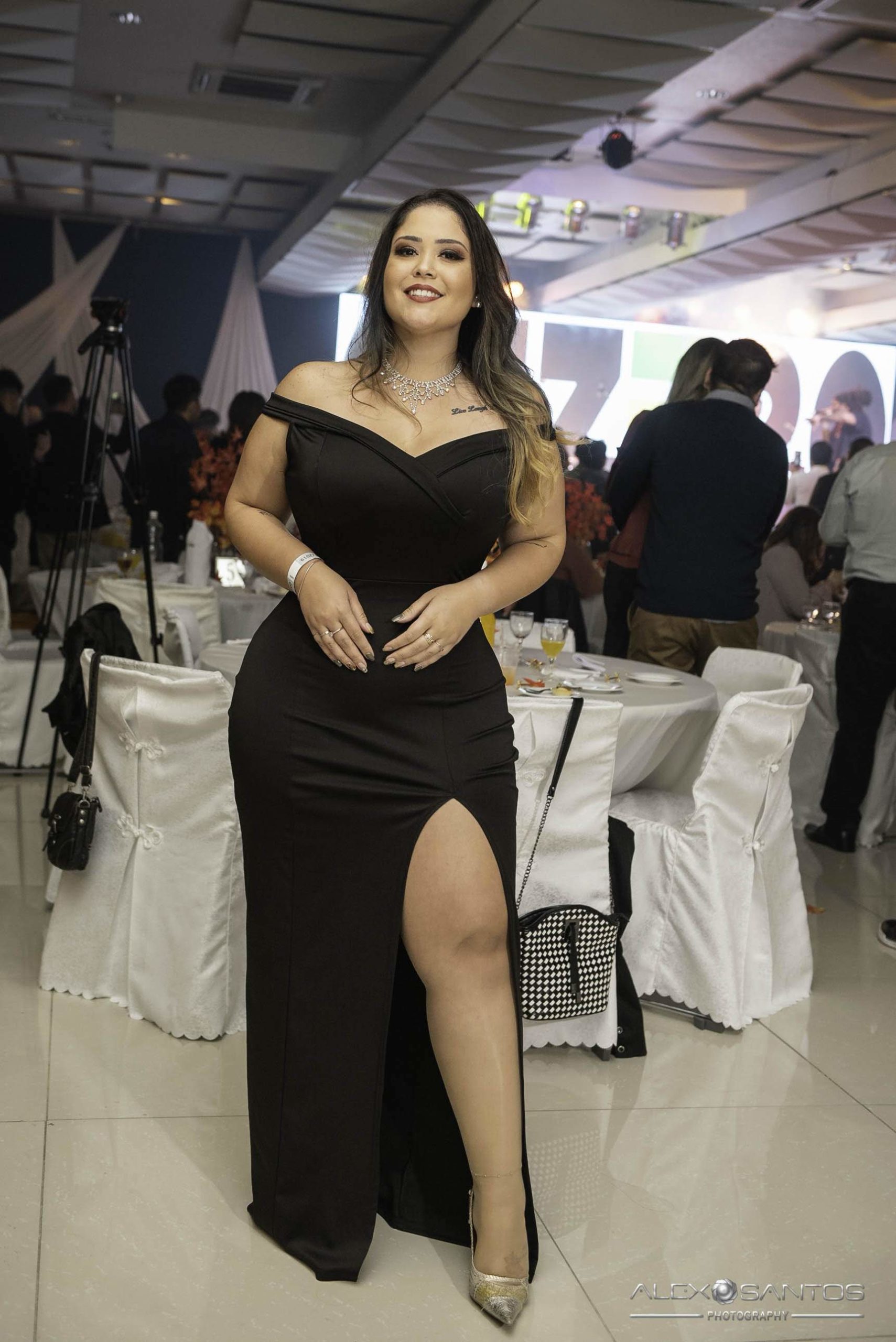 Revista Super Vitrine celebra 13 anos com jantar e Show da banda Onze:20