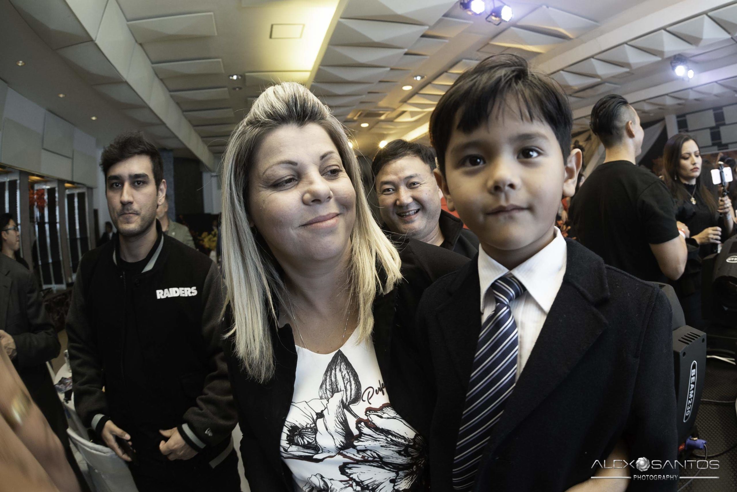 Revista Super Vitrine celebra 13 anos com jantar e Show da banda Onze:20