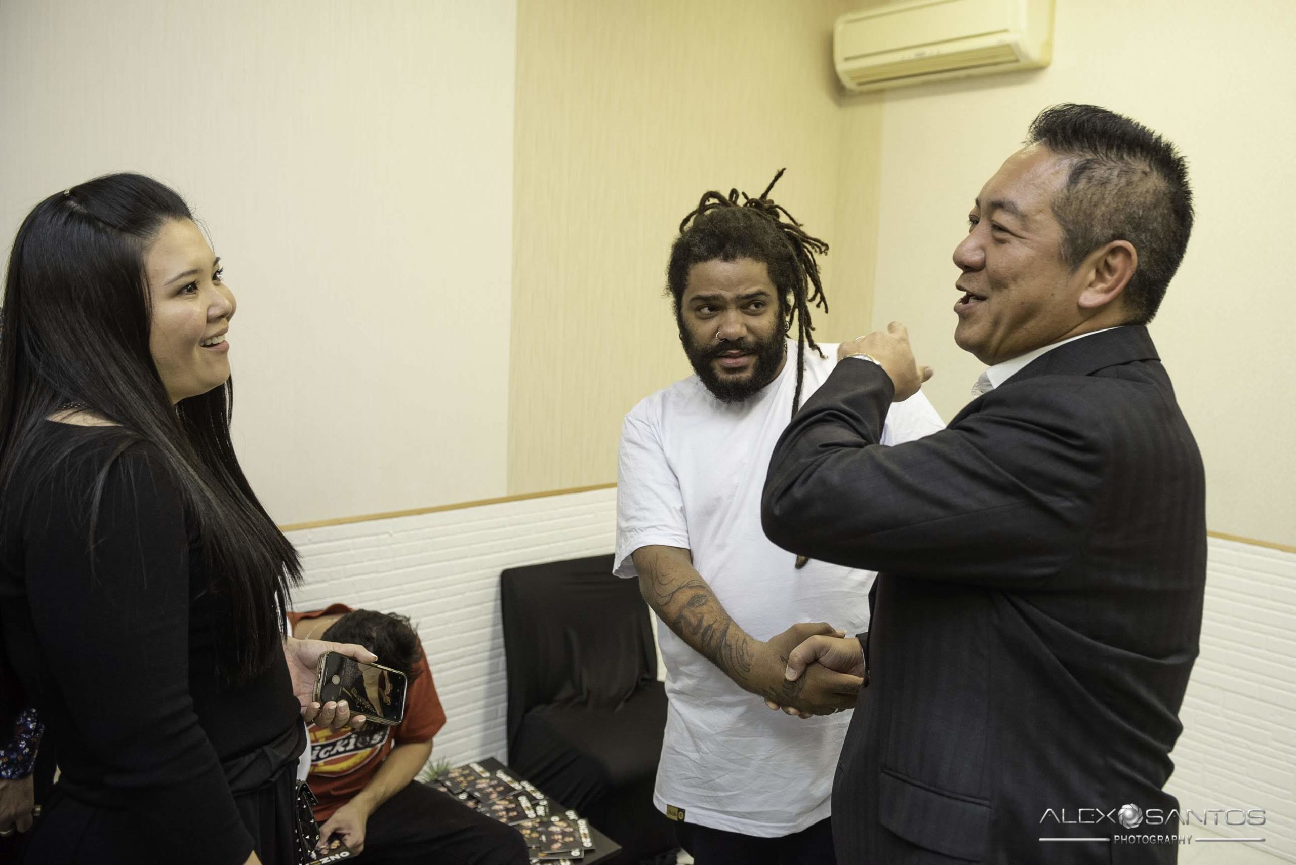 Revista Super Vitrine celebra 13 anos com jantar e Show da banda Onze:20