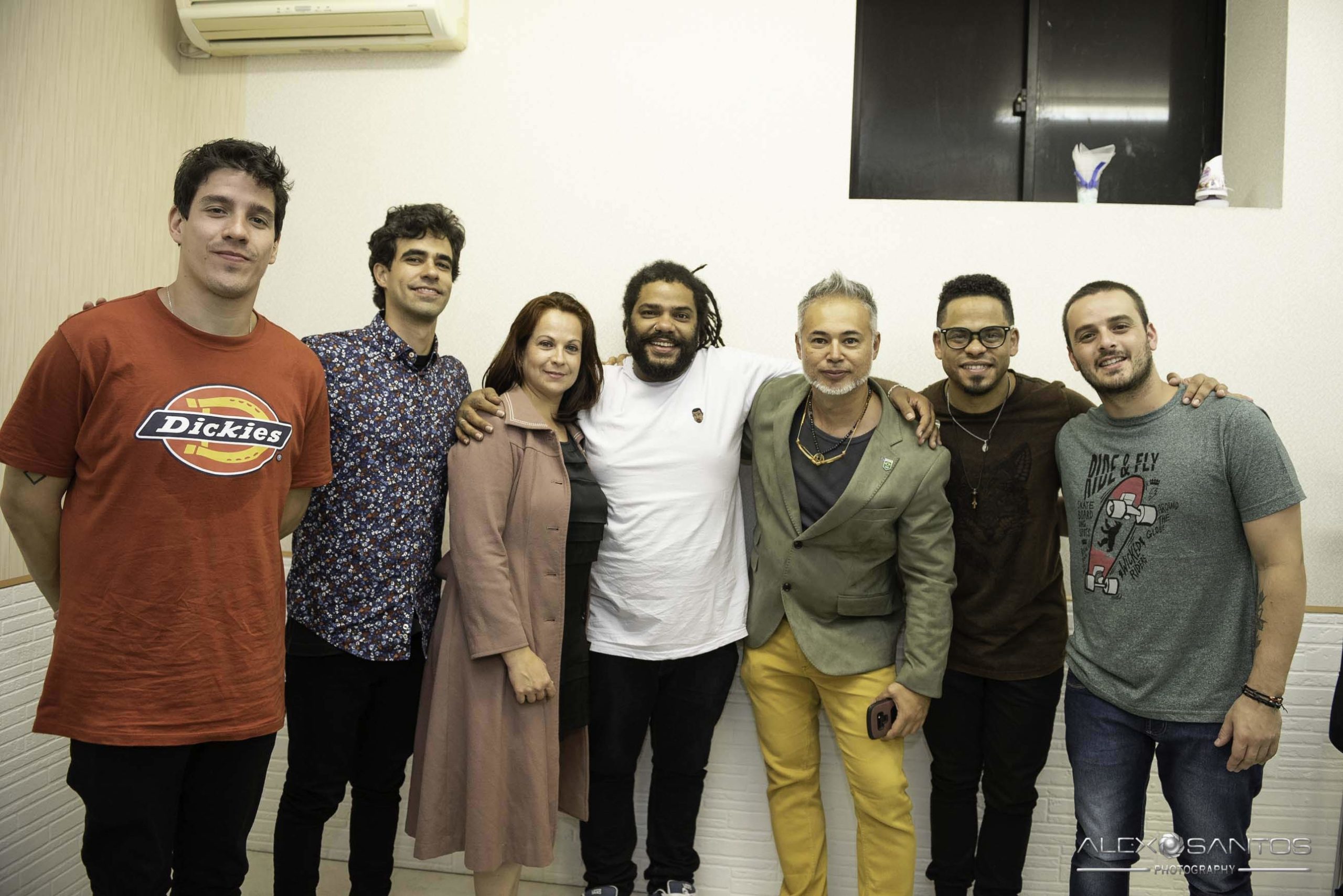 Revista Super Vitrine celebra 13 anos com jantar e Show da banda Onze:20