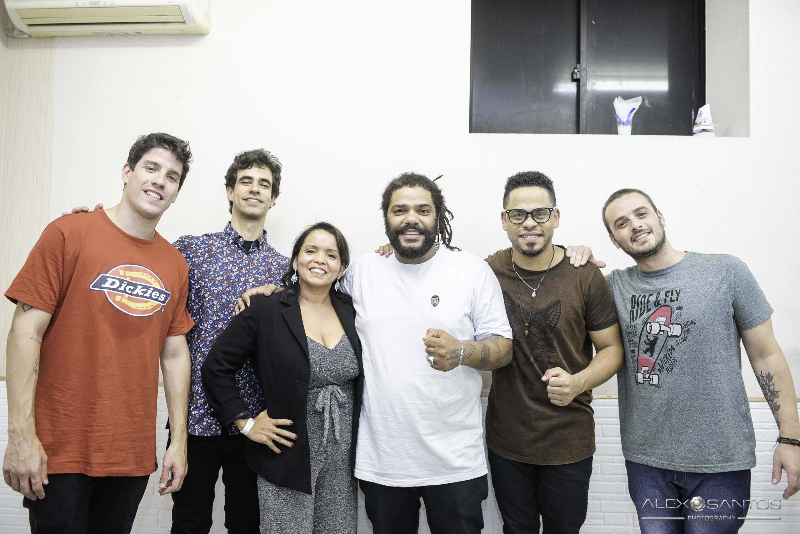 Revista Super Vitrine celebra 13 anos com jantar e Show da banda Onze:20