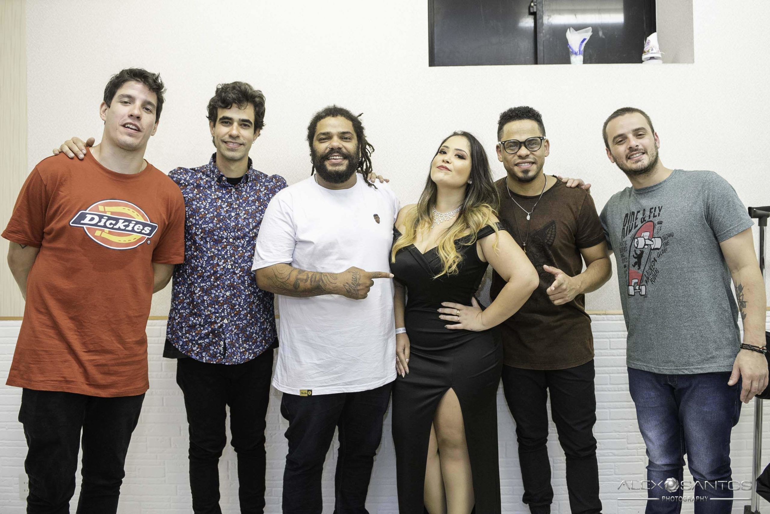 Revista Super Vitrine celebra 13 anos com jantar e Show da banda Onze:20