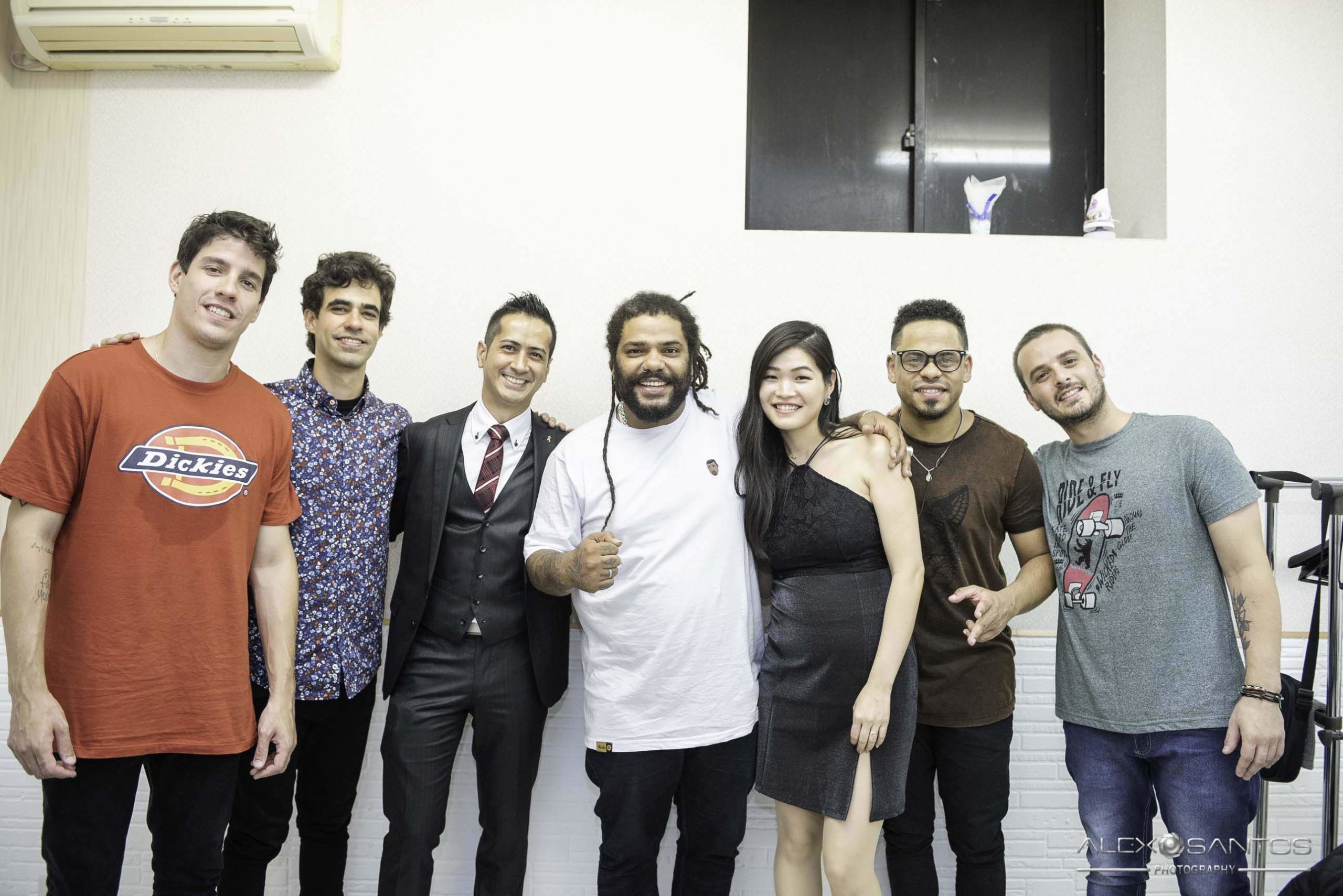 Revista Super Vitrine celebra 13 anos com jantar e Show da banda Onze:20
