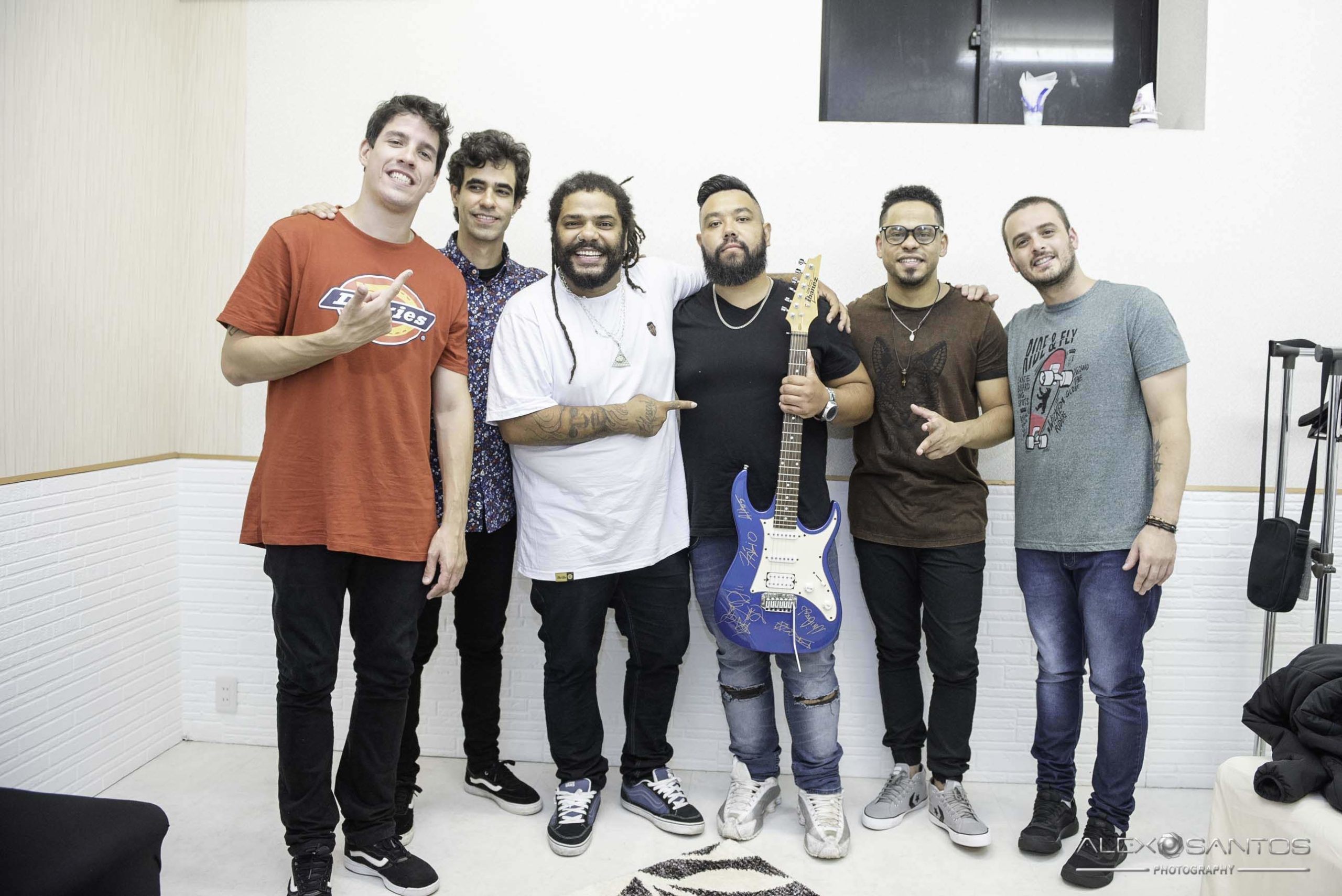 Revista Super Vitrine celebra 13 anos com jantar e Show da banda Onze:20
