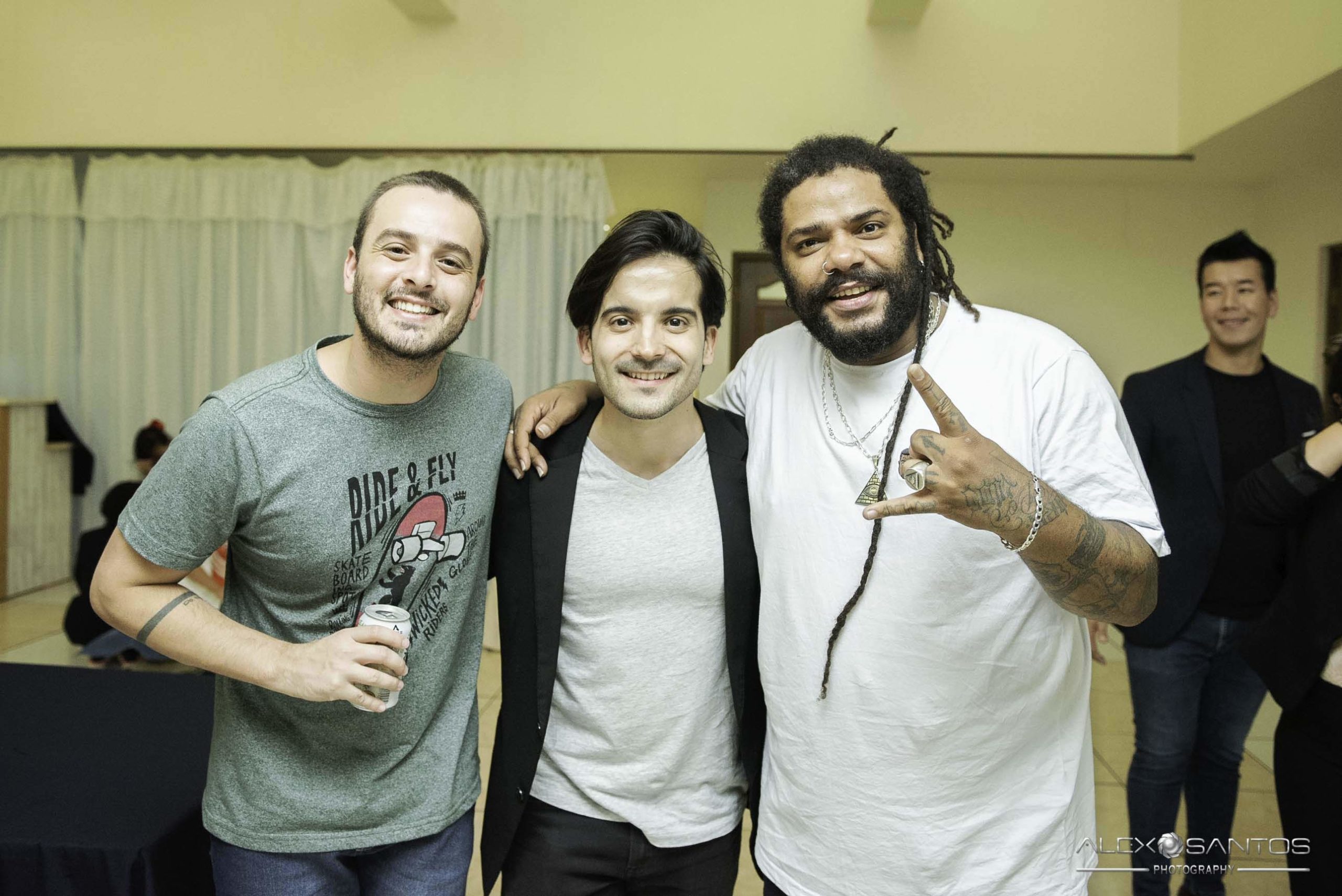 Revista Super Vitrine celebra 13 anos com jantar e Show da banda Onze:20
