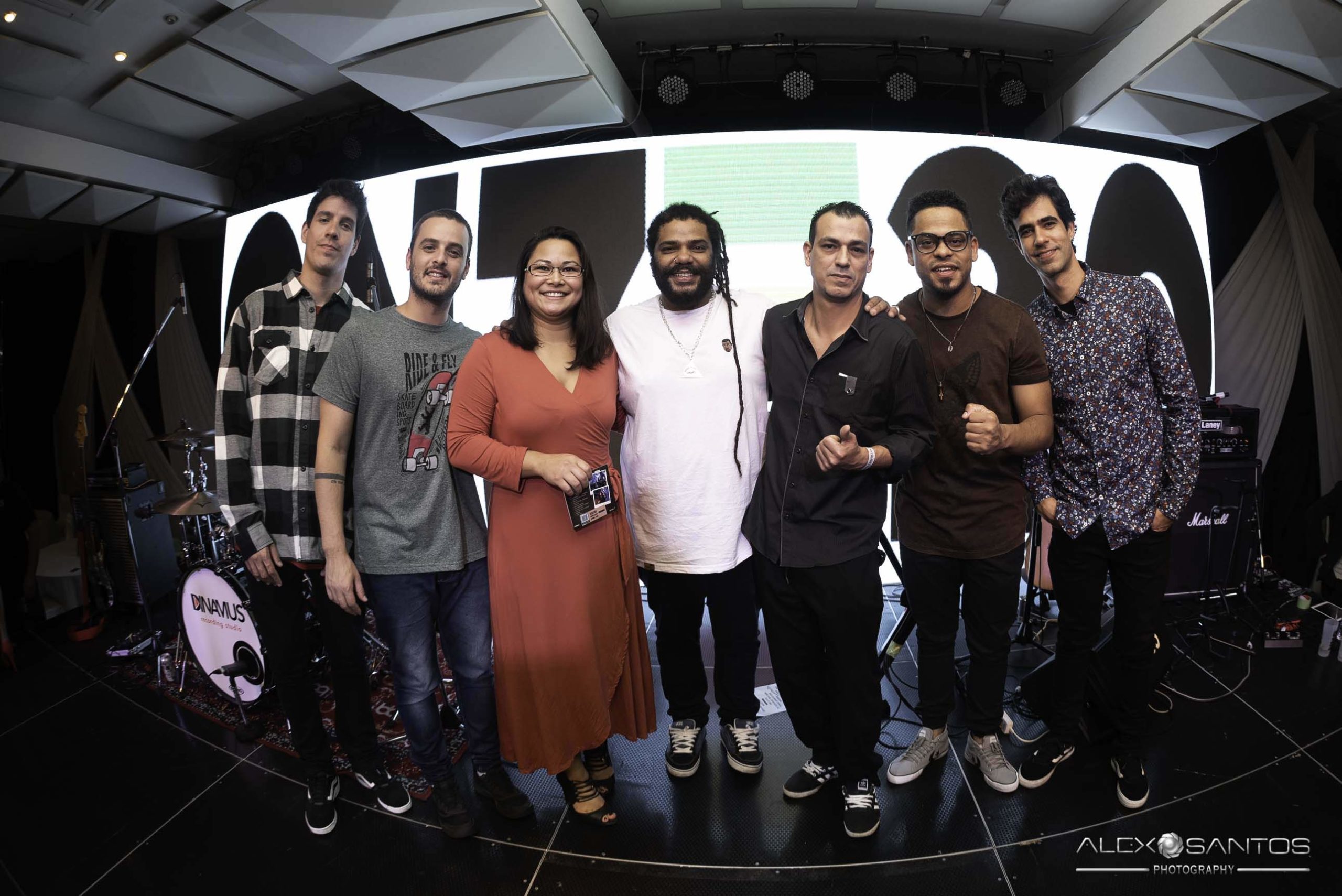 Revista Super Vitrine celebra 13 anos com jantar e Show da banda Onze:20