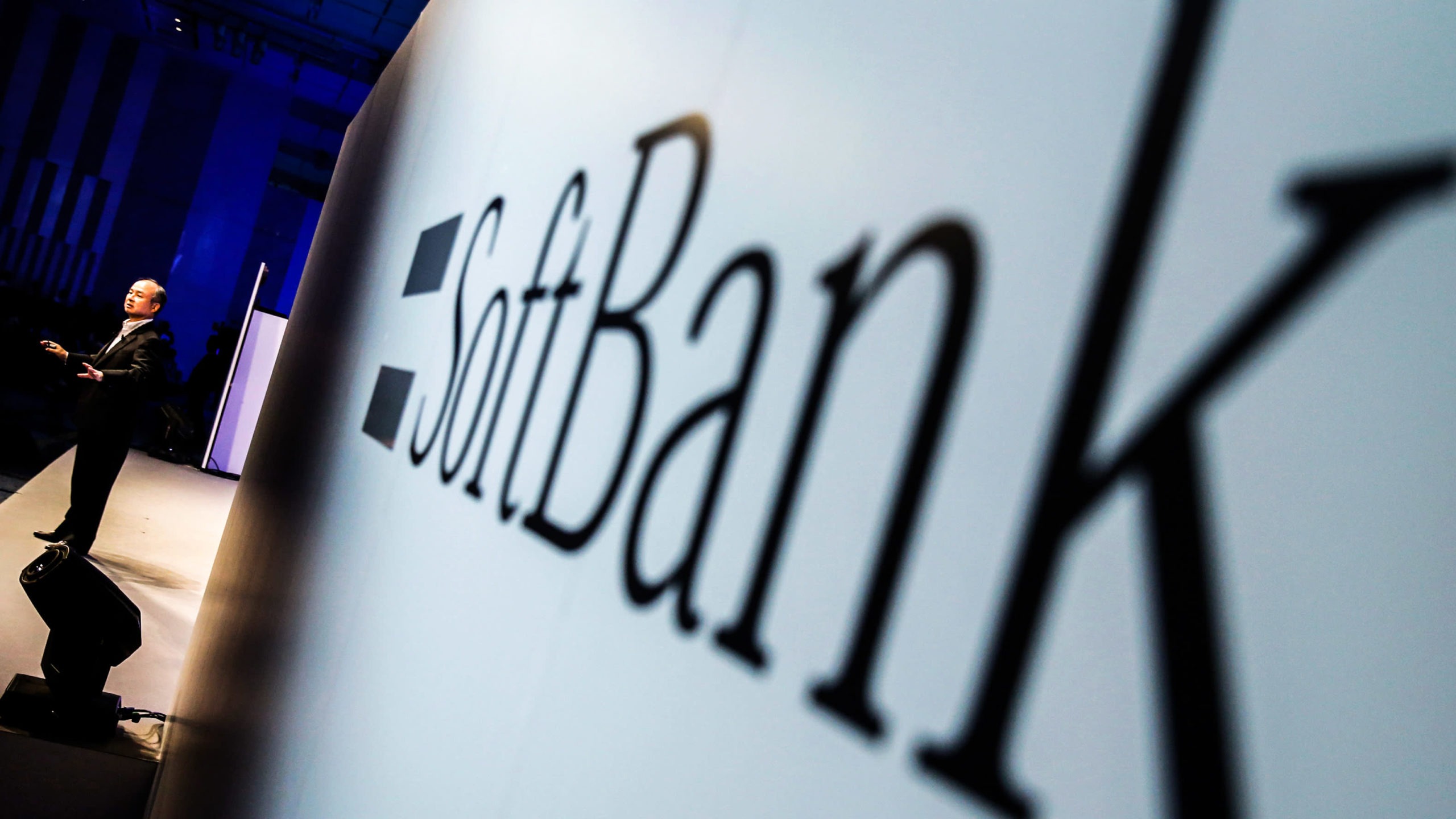 Softbank revela estratégia para reverter prejuízos com startups
