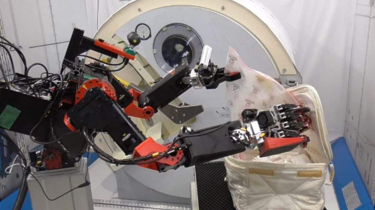 Startup japonesa quer substituir astronautas por robôs humanoides