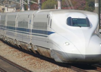 Japão estreia trem-bala mais rápido do mundo que resiste até a terremoto