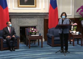 Caças chineses ultrapassam temporariamente linha que separa o espaço aéreo de China e Taiwan