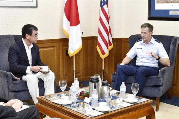 Japão e EUA reforçam compromisso de defesa na região do Pacífico