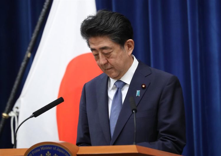 Shinzo Abe oficializa renuncia ao cargo de primeiro-ministro do Japão