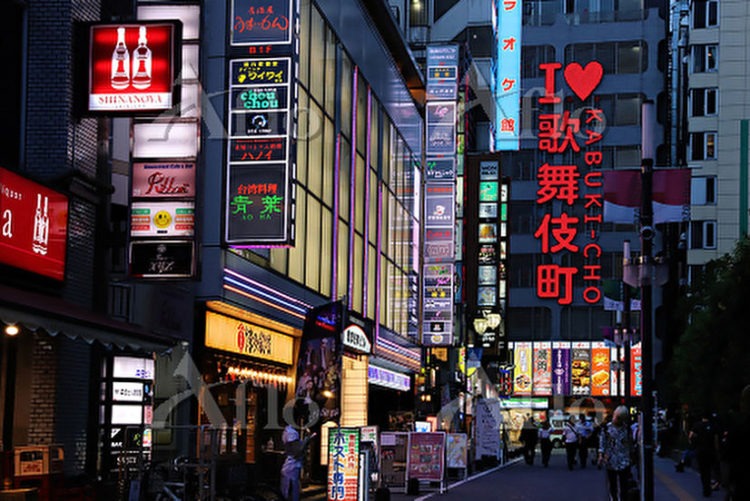 Especialistas pedem para que população não se descuide das medidas contra a COVID-19 durante o feriado prolongado no Japão