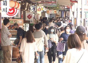 Fluxo de pessoas em pontos turísticos no Japão aumenta no feriado prolongado em relação a janeiro e fevereiro deste ano
