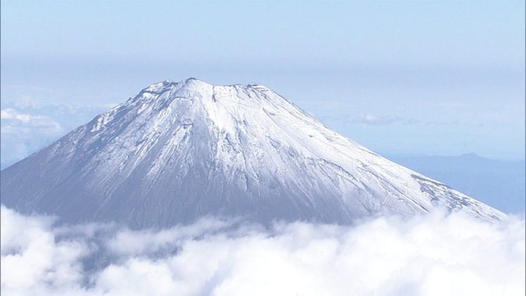 Primeira neve do outono é registrada no Monte Fuji cerca de 20 dias mais cedo que no ano passado
