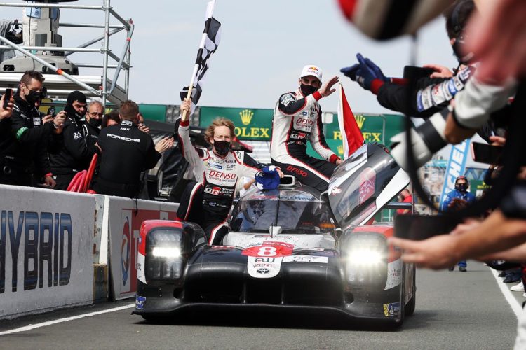 Toyota conquista 3° vitória nas 24 Horas de Le Mans