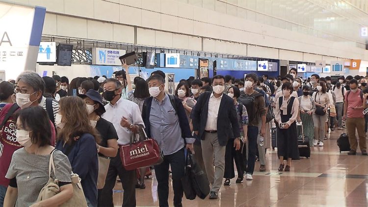 Autoridades do Japão pedem que população mantenha atenção contra pandemia de COVID-19 durante os 4 dias de feriado prolongado