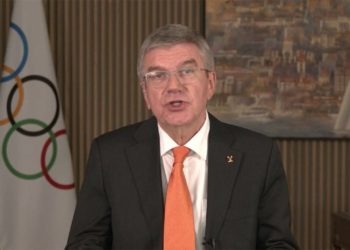 Primeiro-ministro do Japão conversa com presidente do Comitê Olímpico Internacional