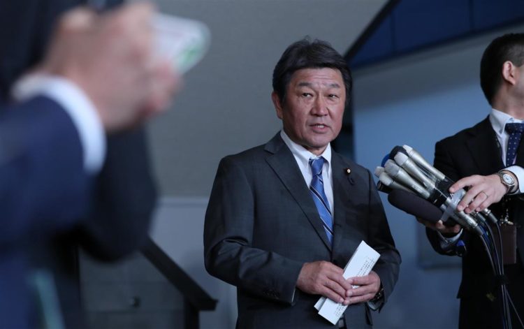 Ministro das Relações Exteriores do Japão pede que comunidade internacional preste mais atenção na piora das relações diplomáticas na região do Mar do Leste e Sul da China