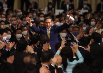 Yoshihide Suga vence eleição do PLD e deve ser anunciado como novo primeiro-ministro do Japão