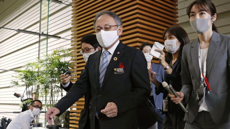 Primeiro-ministro do Japão se reúne pela primeira vez com governador de Okinawa