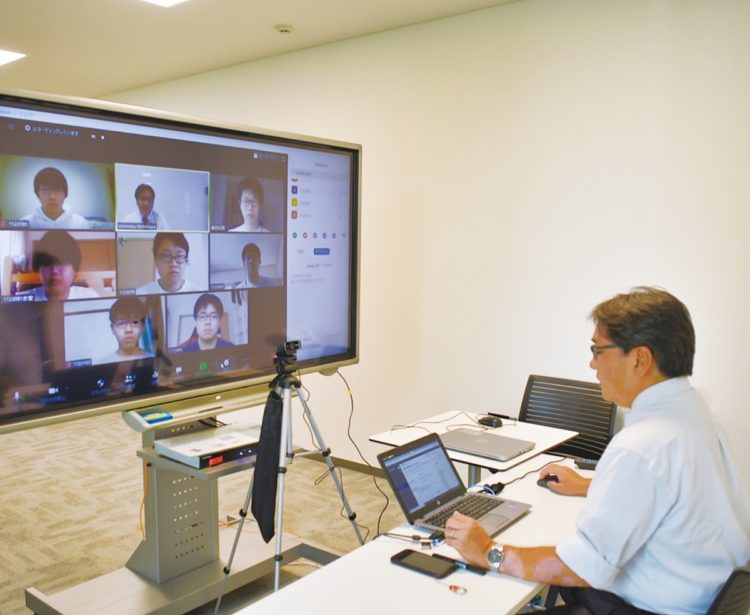 Universitários japoneses preferem ter aulas online, segundo pesquisa