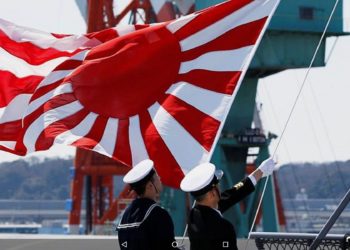 Navios de guerra japoneses chegam a porto vietnamita para participar de treinamento militar