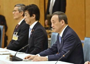 Primeiro-ministro do Japão pede alerta máximo contra COVID-19 após nova alta de casos no país