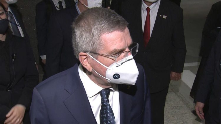 Presidente do Comitê Olímpico Internacional chega ao Japão