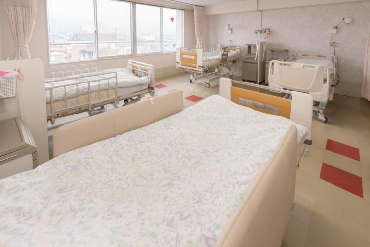 Percentual de leitos ocupados em hospitais no Japão cresce com aumento dos casos de COVID-19