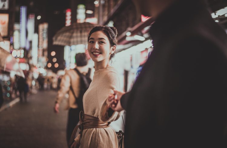 Aumenta número de jovens e adultos no Japão que não são casados e nem estão em namoro com pessoas do sexo oposto