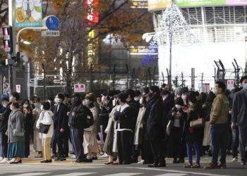 Fluxo de pessoas nas principais áreas das grandes cidades do Japão diminui no último fim de semana