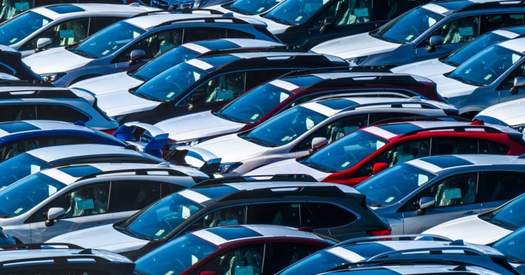 Toyota bate recorde de produção de veículos em novembro