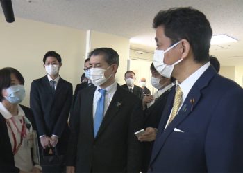 Governo do Japão considera uso das Forças de Autodefesa para auxiliar na campanha de vacinação contra COVID-19