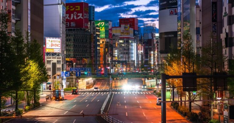 Número de pessoas que perderam o emprego no Japão por conta da pandemia de COVID-19 ultrapassa 80 mil