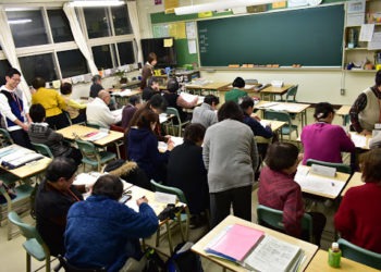 Primeiro-ministro do Japão quer escolas ginasiais noturnas em todas as províncias do país em 5 anos