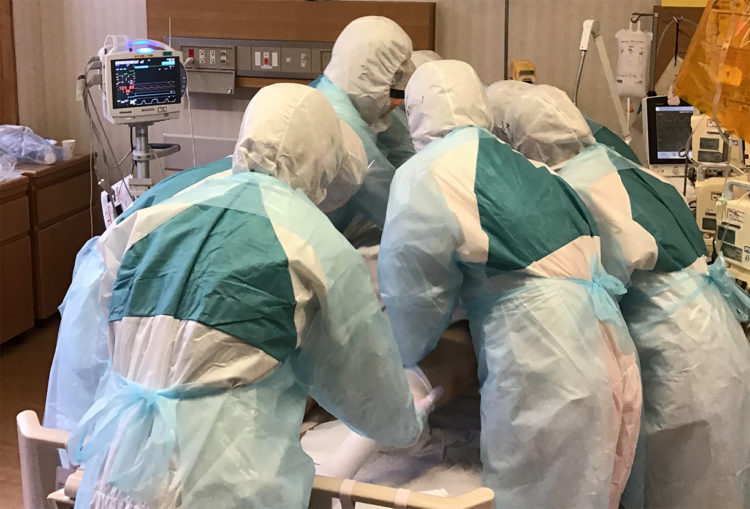 Quantidade de pessoas internadas em estado grave e que morreram nos hospitais por COVID-19 cresce durante terceira onda da doença no Japão