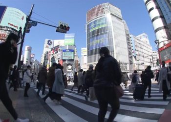 Média diária de mortes por Covid-19 no Japão segue alta, apesar da queda no número de casos diários