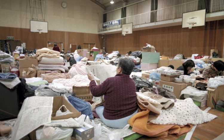 Fukushima ainda registra pessoas vivendo em pontos de evacuação 2 semanas após forte terremoto