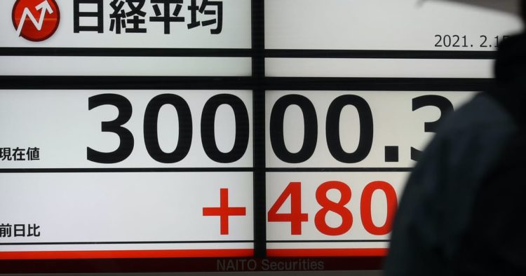 Bolsa de valores de Tóquio ultrapassa marca histórica de 30 mil pontos