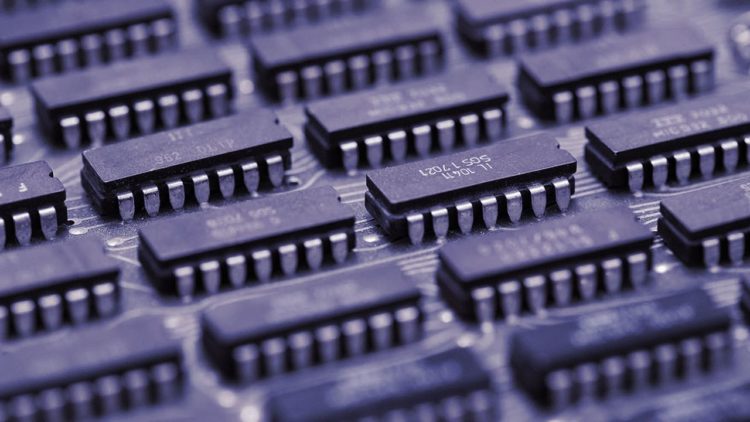 Falta de semicondutores afeta produção de montadoras japonesas de automóveis